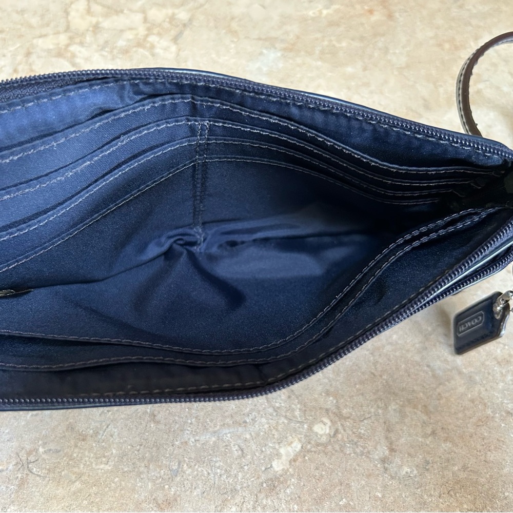 Coach Poppy Signature C Wristlet - Picture 5 of 7